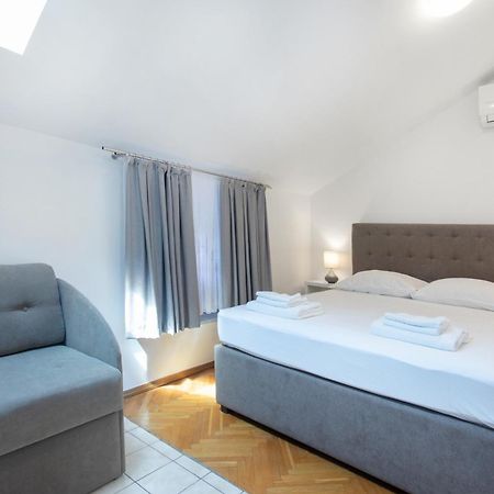 Apartmaji Pri Perotu Izola Exterior photo