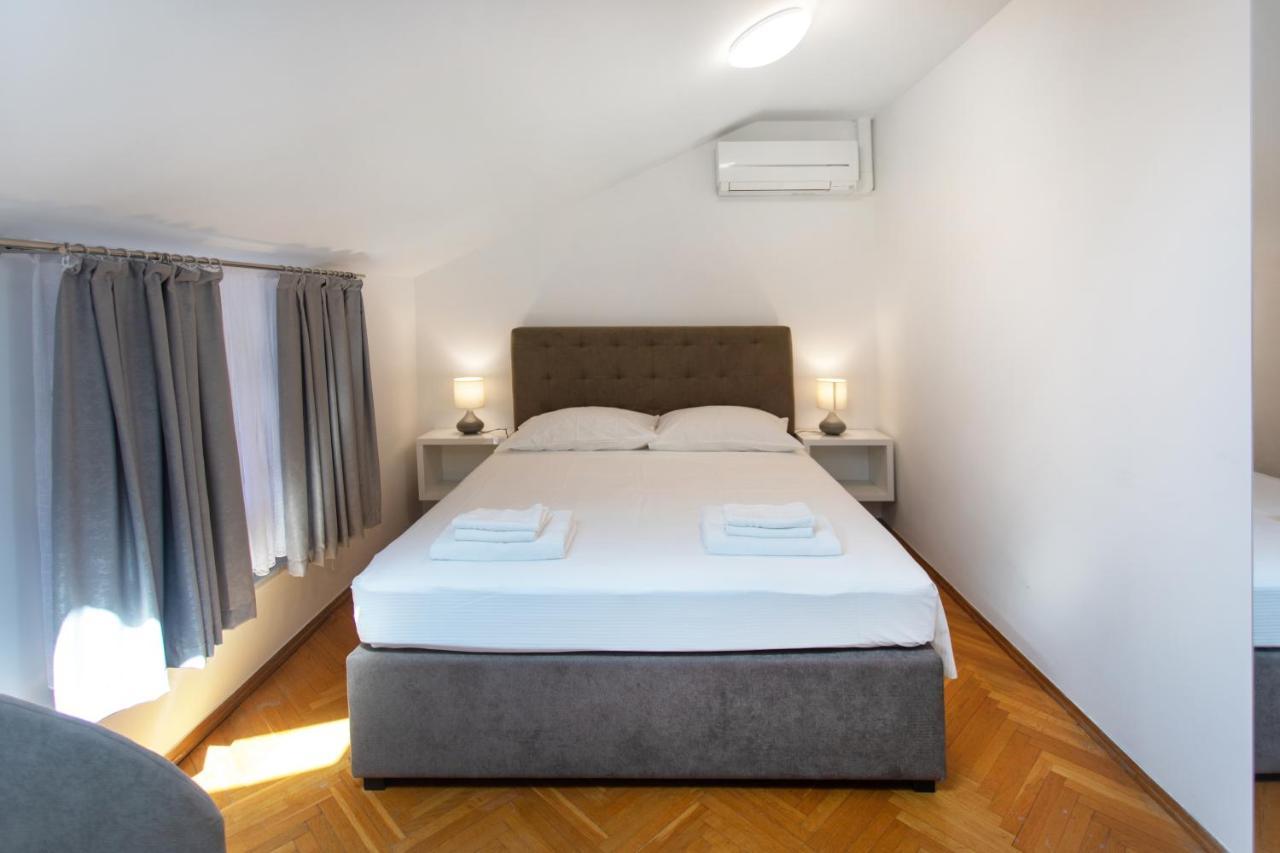 Apartmaji Pri Perotu Izola Exterior photo
