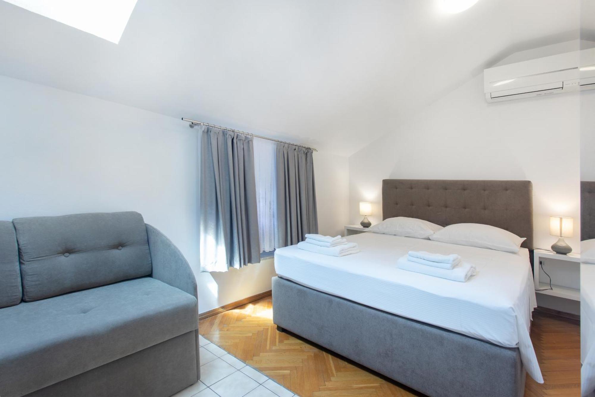 Apartmaji Pri Perotu Izola Exterior photo